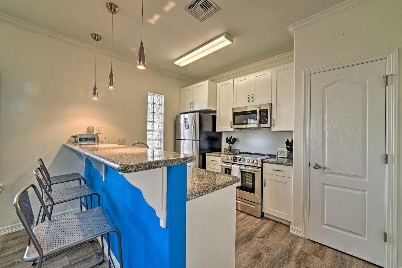 Modern Island Condo With Pool Steps To The Beach! South Padre Island Extérieur photo