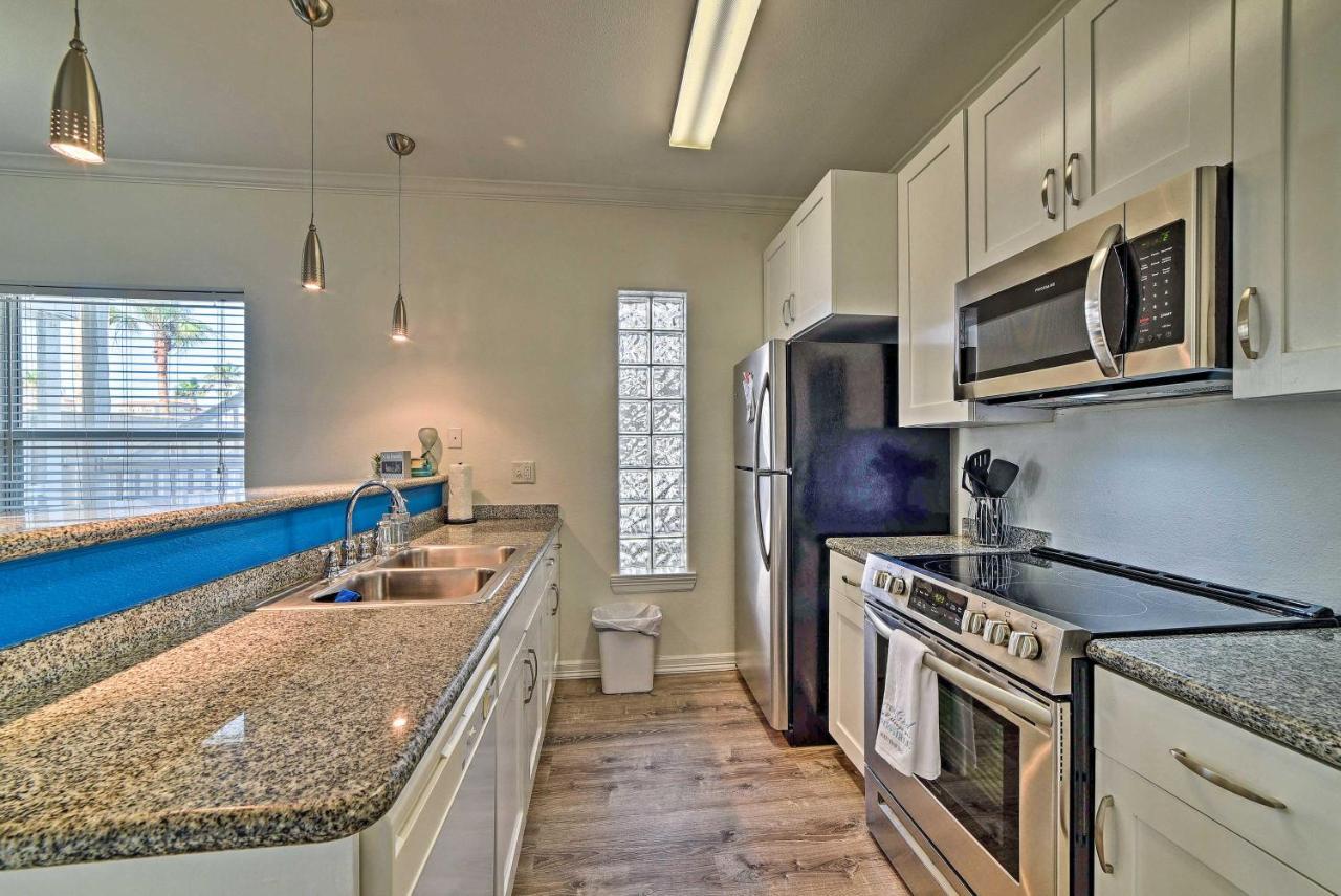 Modern Island Condo With Pool Steps To The Beach! South Padre Island Extérieur photo
