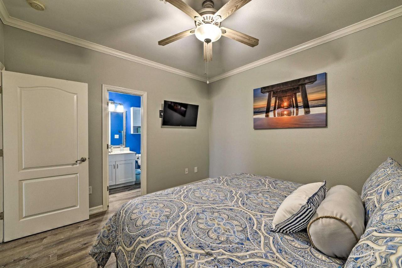 Modern Island Condo With Pool Steps To The Beach! South Padre Island Extérieur photo