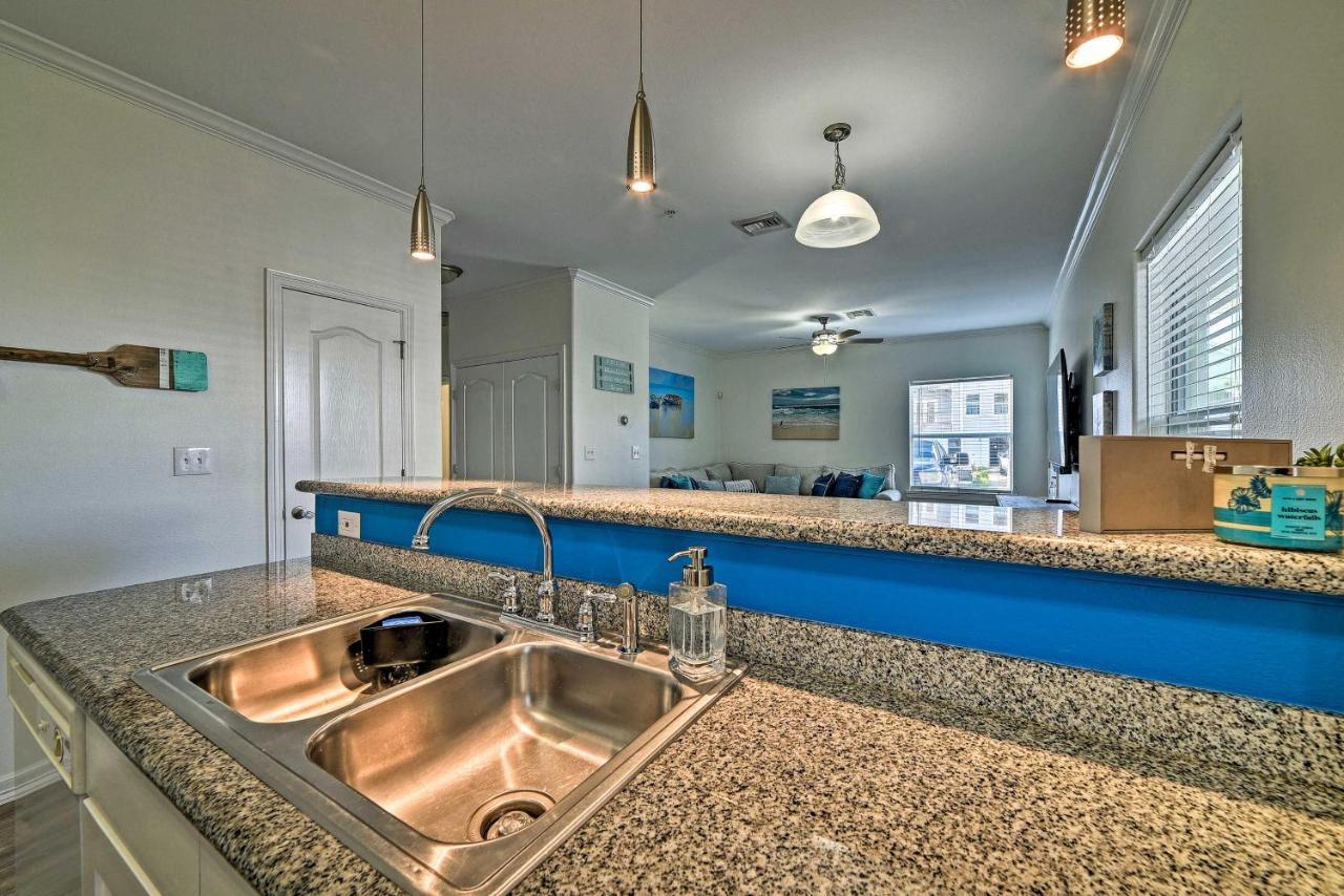 Modern Island Condo With Pool Steps To The Beach! South Padre Island Extérieur photo